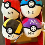 Pokémon Pokéball 4fach sortiert - Maße: ca. H 10 cm -- Hyperball
