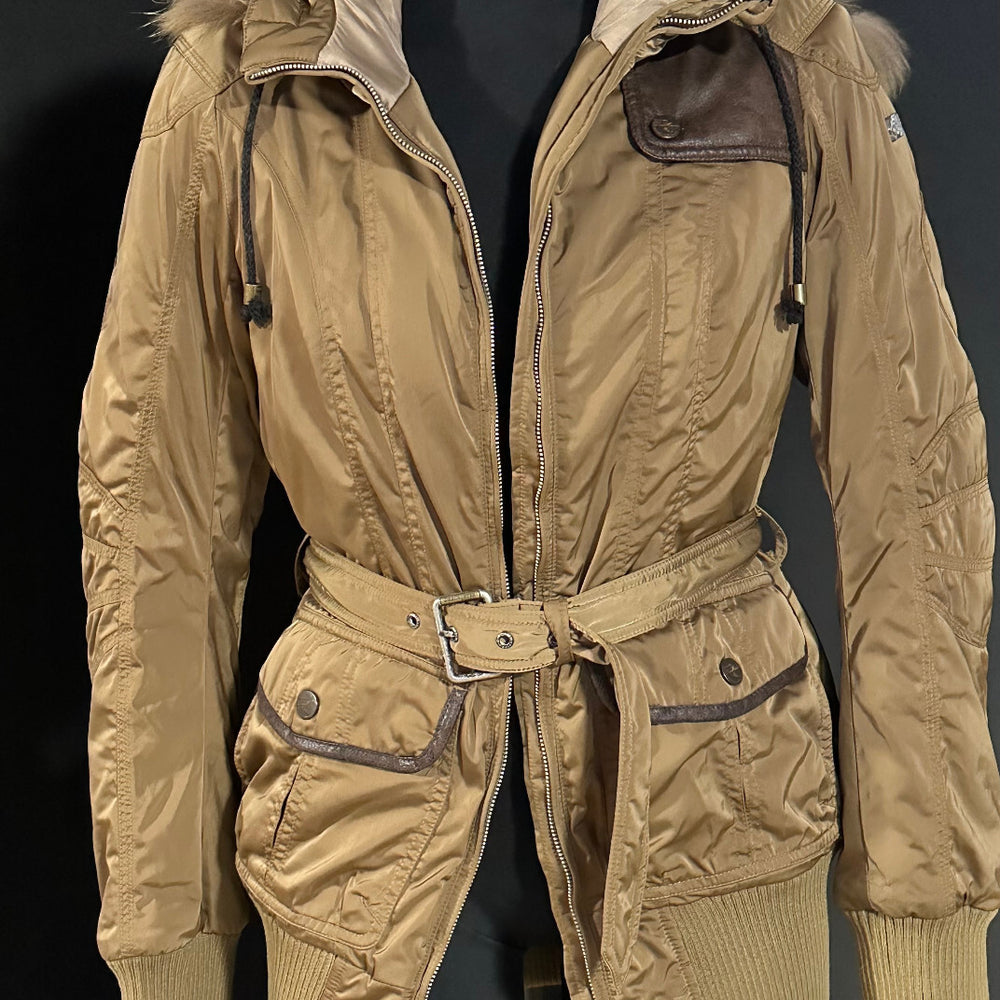 B-WARE DREIMASTER MÄDELS LANG-ANORAK GR.S FARBE SAND