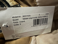 B-WARE DREIMASTER MÄDELS LANG-ANORAK GR.S FARBE SAND