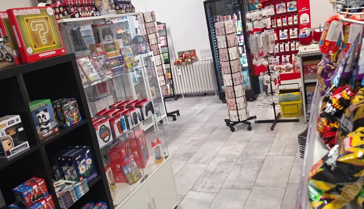 Im Laden: Lego, Funko Pop, Nintendo Switch und Sammelkarten
